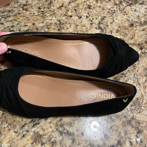 Vionic Women’s Flats 8.5